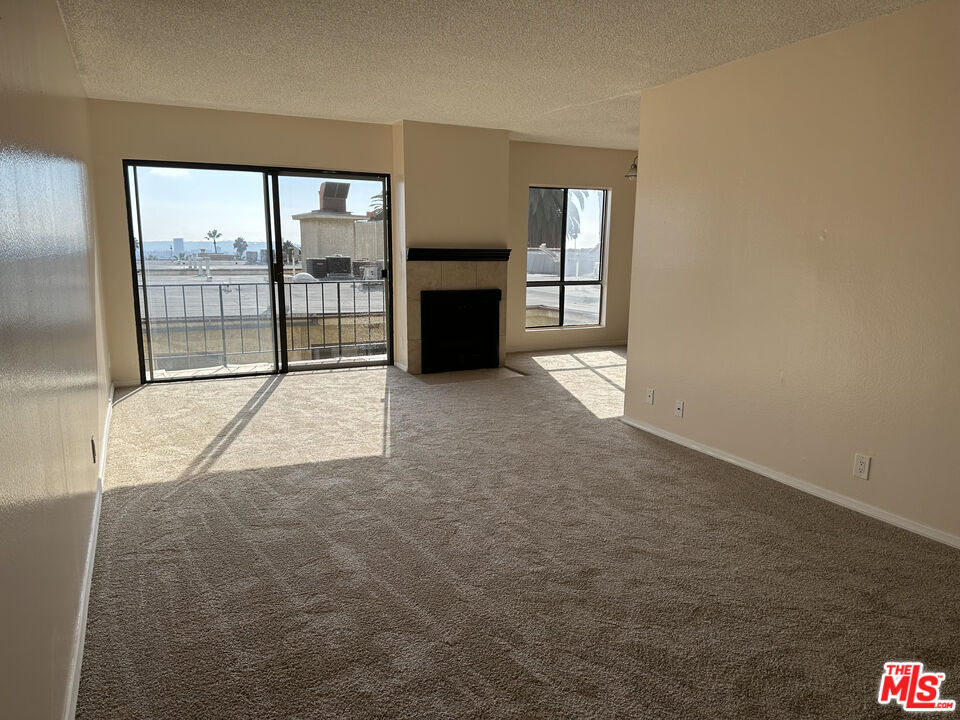 Foto principal - 7300 Franklin Ave