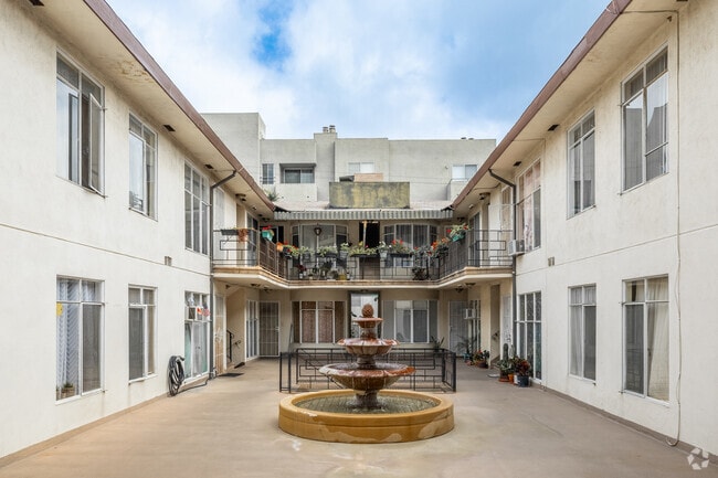 2 Bedroom Apartments under $2,500 in 90046 - Los Angeles, CA ...