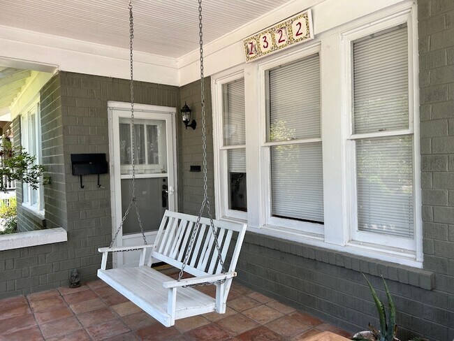 Foto del edificio - 1322 Harvard St