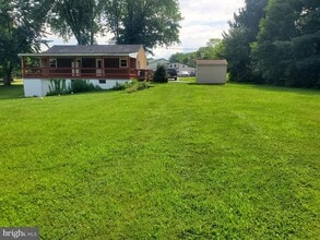 Building Photo - 570 Guldin Rd