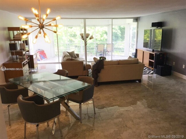 Foto del edificio - 1401 NE 191st St