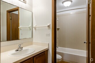 2BR, 1BA - Bathroom - Idyllwild Apartments