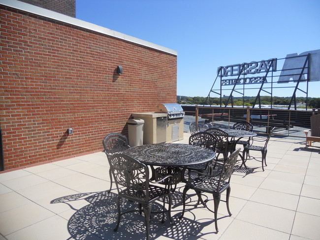 Azotea con parrilla - Bridge Square Lofts