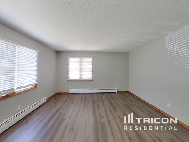 Building Photo - 14020 Raven St NW