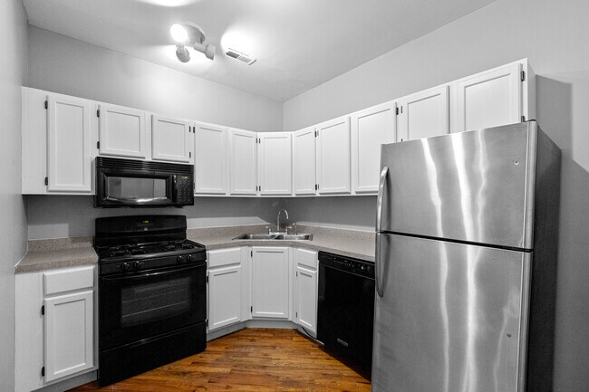 Building Photo - 2315 W McLean Ave