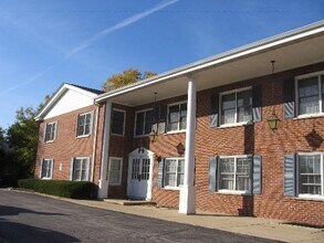 Building Photo - 2818 Dundee Rd