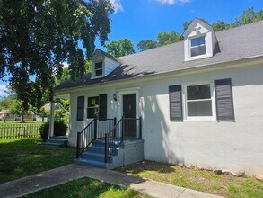 Building Photo - 4324 Fluvanna Ave