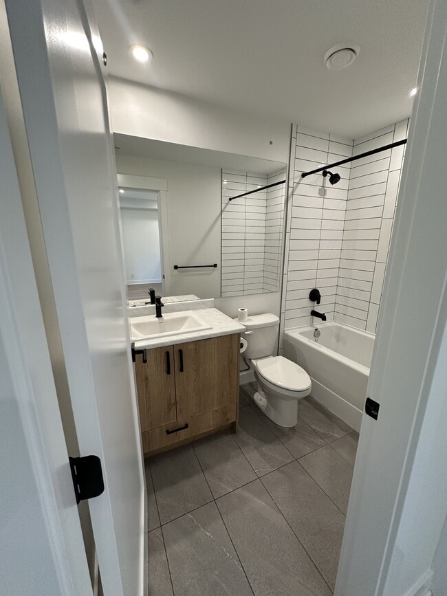 Building Photo - 20144-20186 86 Ave