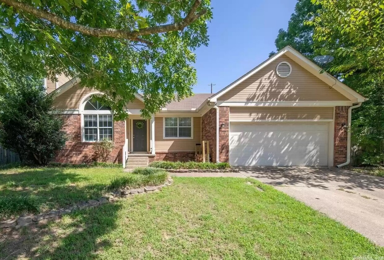 Primary Photo - 8 Summerwood Dr