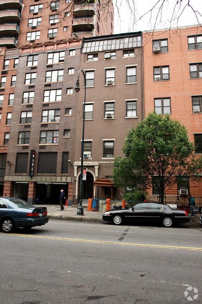 Building Photo - 232 W 14th St