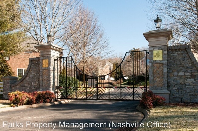 Building Photo - 4 br, 3.5 bath House - 118 Hampsted Lane