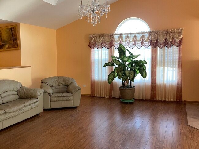 Building Photo - 2949 Stonewater Dr