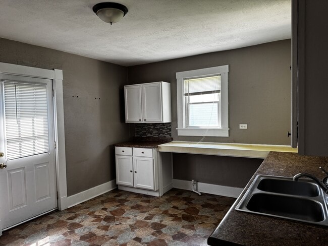 Building Photo - 202 N Plum St