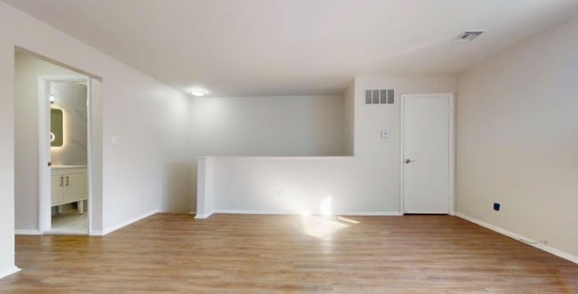 Foto del edificio - 110-41 62nd Dr