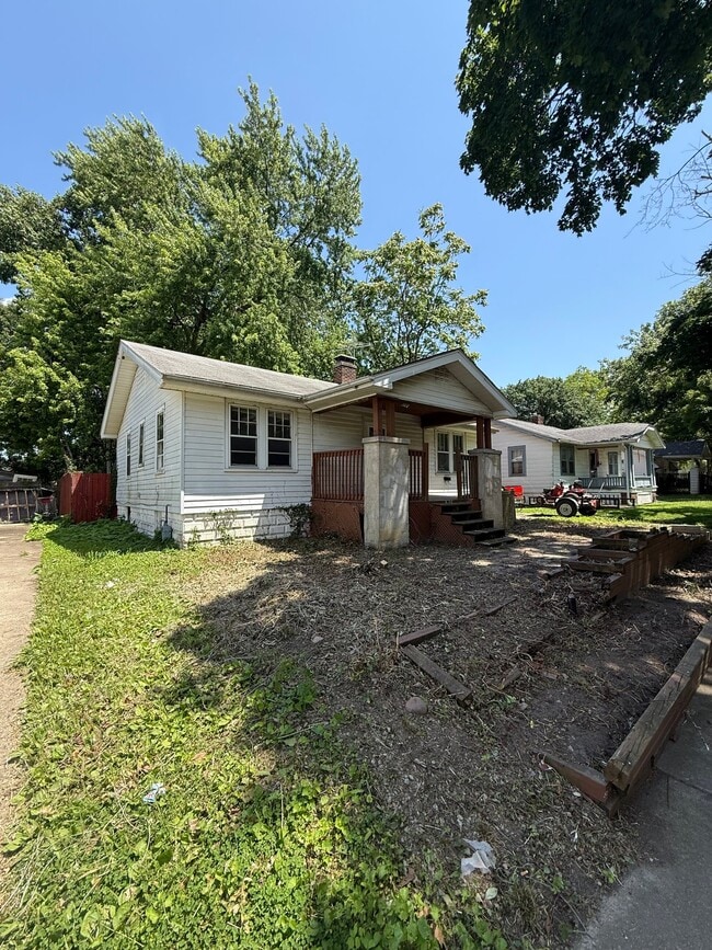 Building Photo - 1454 N Walnut Grove Ave
