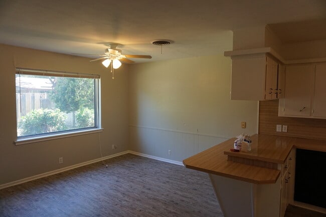 Building Photo - 3018 68th St