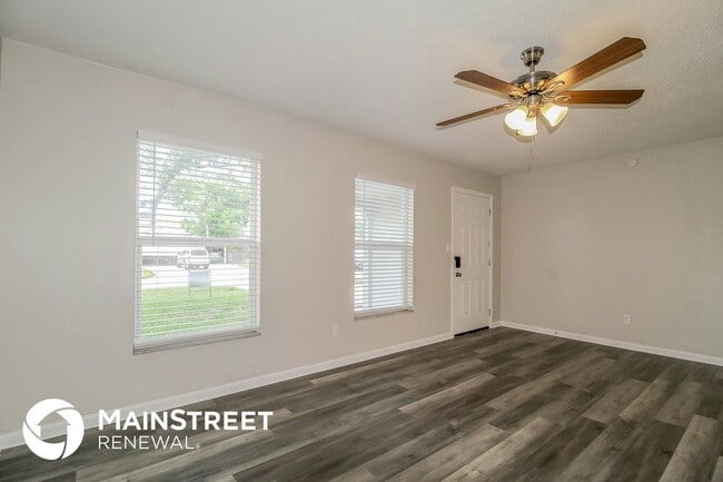 Building Photo - 216 Lochmond Dr