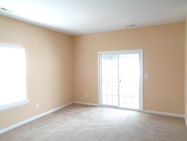 Foto del edificio - 7041 Somerset Springs Dr