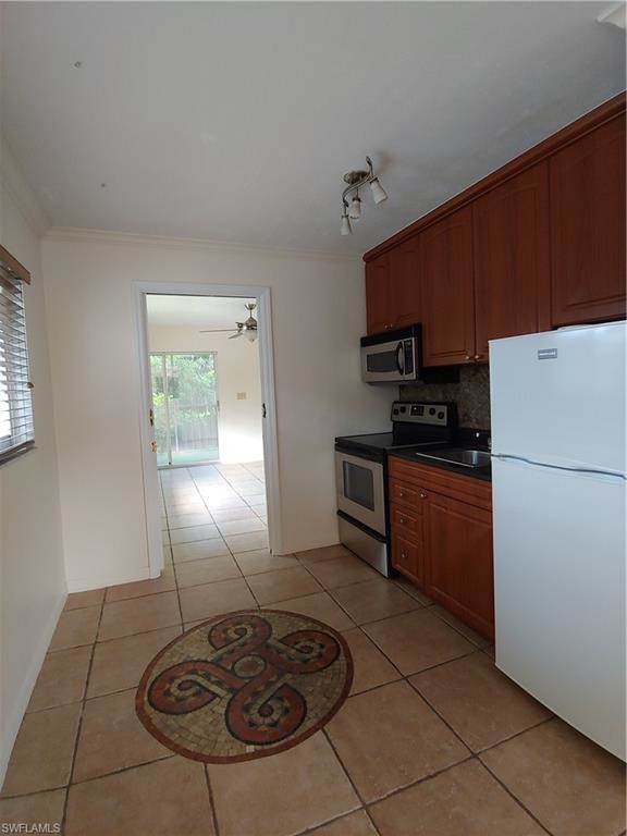 Foto del edificio - 8162 Country Rd