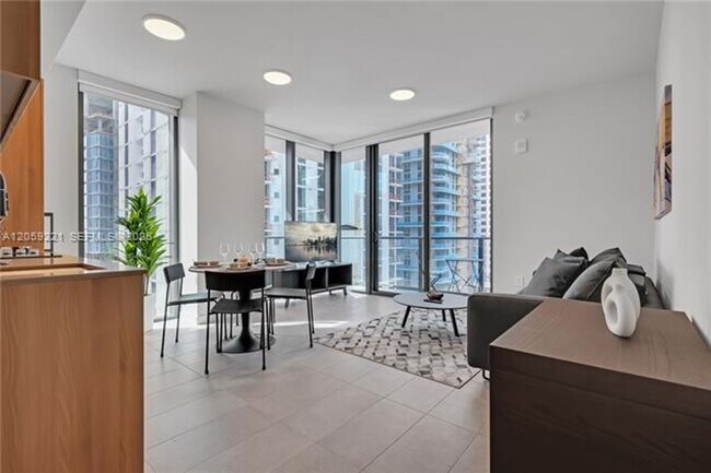 Foto del edificio - 121 NE 5th St