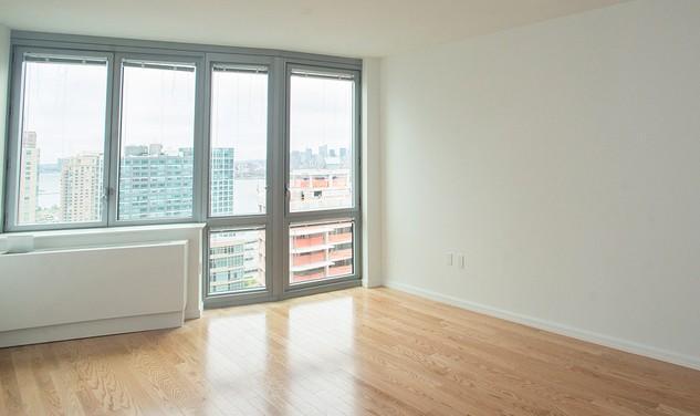 Foto principal - 1 bedroom in LONG ISLAND CITY NY 11109