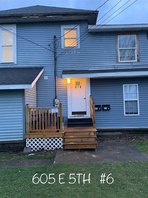 Foto principal - 605 E 5th St