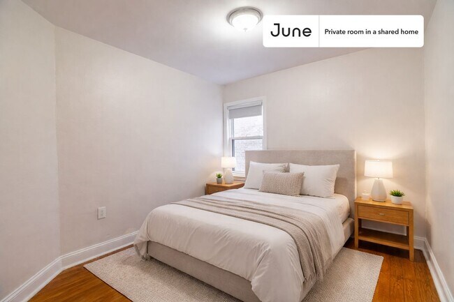 Building Photo - Room in Shared 4 bed/1 bath home