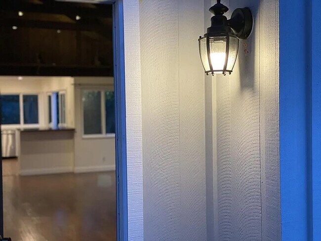 Foto del edificio - Sunnyvale - Beautiful update home in Desir...