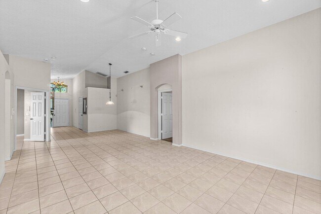 Building Photo - 7394 Modena Dr