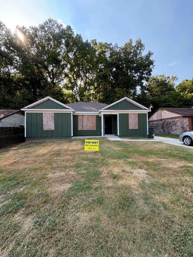 "4-Bed, 2-Bath Retreat in Memphis – Your Perfect Sanctuary Awaits!" - "4-Bed, 2-Bath Retreat in Memphis – Your Perfect Sanctuary Awaits!" Apartment