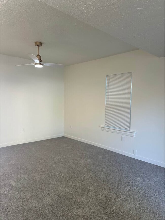 Foto del edificio - 2843 Grant Ave