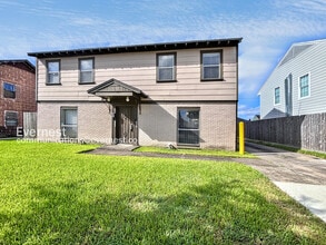 Building Photo - 3338 Blodgett St