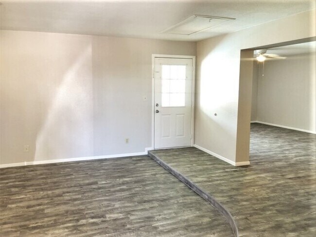 Building Photo - 3/2 Home with Pool & NO HOA