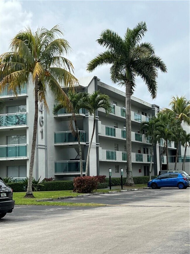 Foto del edificio - 8461 Springtree Dr