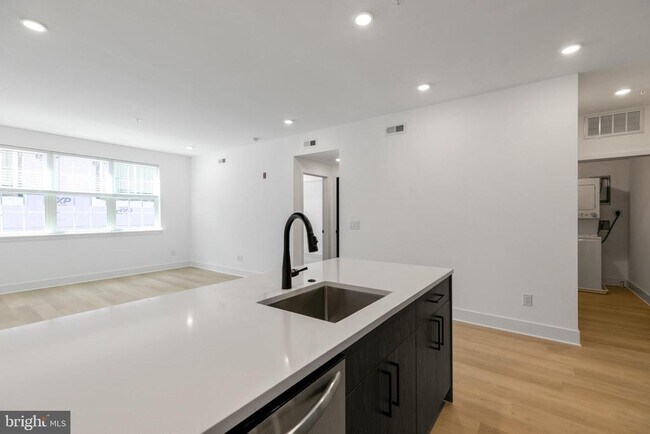 Foto del edificio - 3045 Richmond St