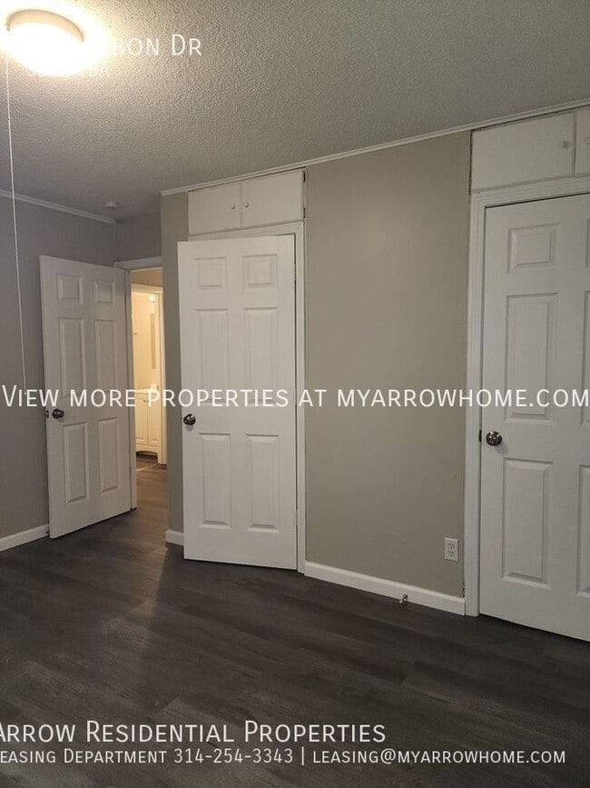 Building Photo - 929 Lebon Dr