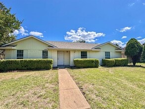 Building Photo - 1804 Serenade Ln