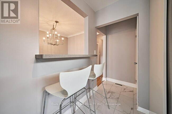 Photo du bâtiment - 181 Waverly St S