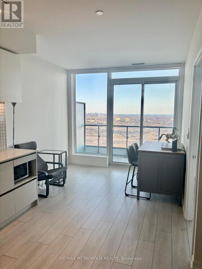 Photo du bâtiment - 5 Buttermill Ave.