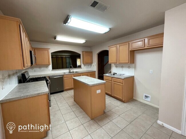 Foto del edificio - 400 Highview Cir