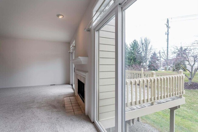Building Photo - 2702 Maitland Dr