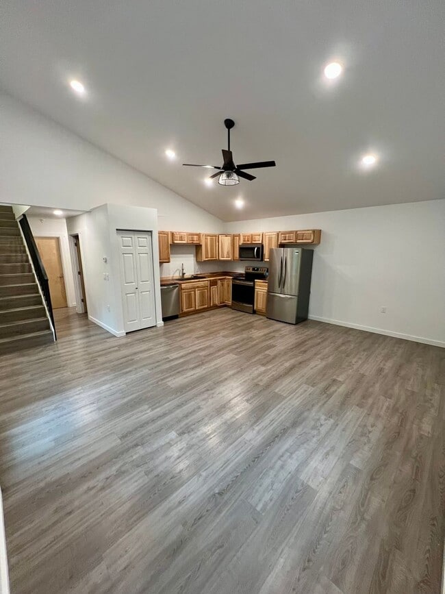 Building Photo - 3 Bedroom home for rent / Water holding ta...