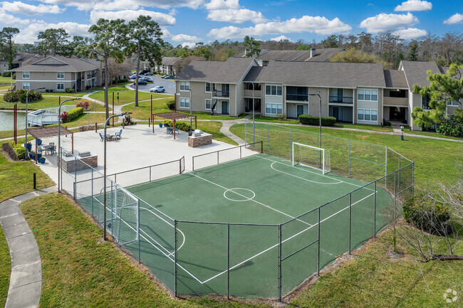 Cancha deportiva - Avisa Lakes