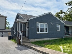 Building Photo - 810 South Ave