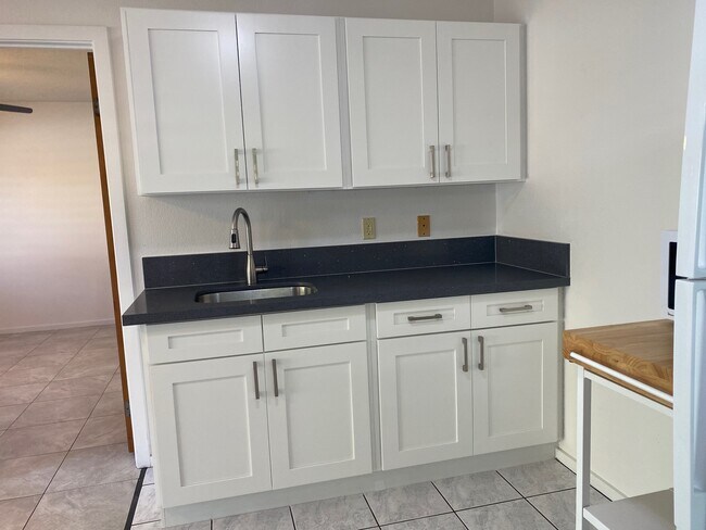Building Photo - 435A N Kainalu Dr