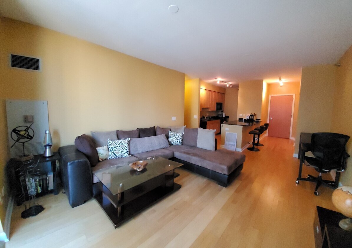Primary Photo - 421 W Huron St
