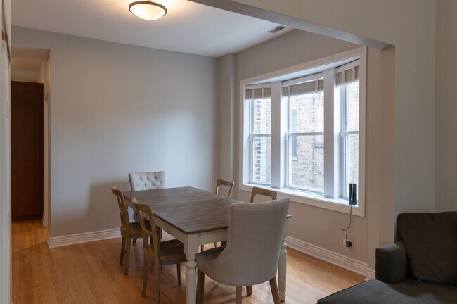 Dining Room - 3705 N Lakewood Ave
