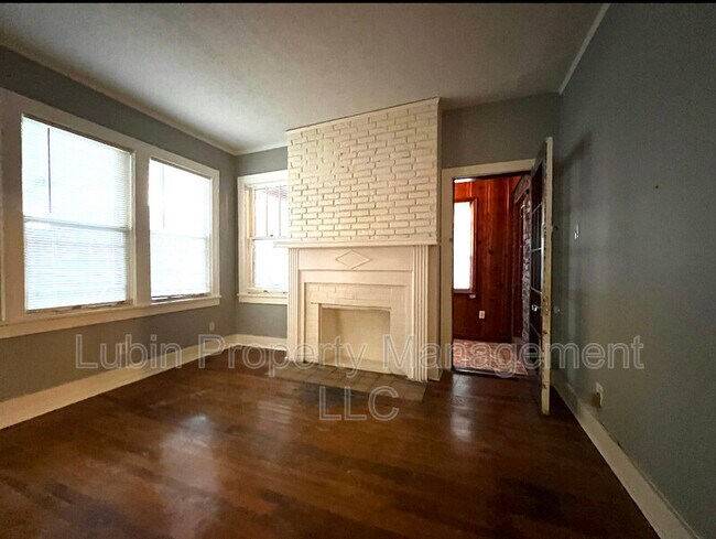Building Photo - 2421 Arlington Ave