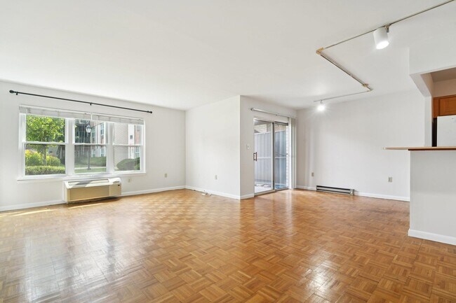 Foto del edificio - 1111 River Rd