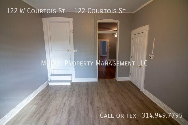 Foto del edificio - HUGE HOUSE with 2 Full Bathrooms!  ***HOLI...